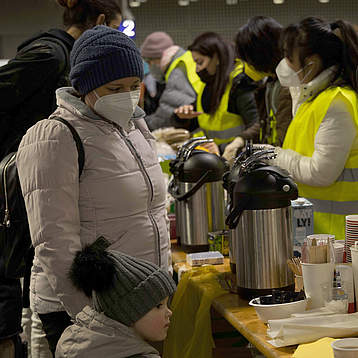 soforthilfe_ukraine_erstversorgung-am-bahnhof